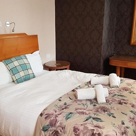 The Antelope At Upavon Hotell Eksteriør bilde