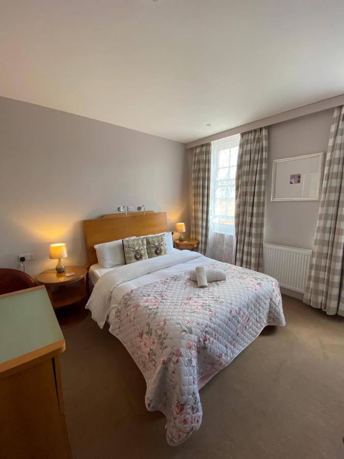 The Antelope At Upavon Hotell Eksteriør bilde