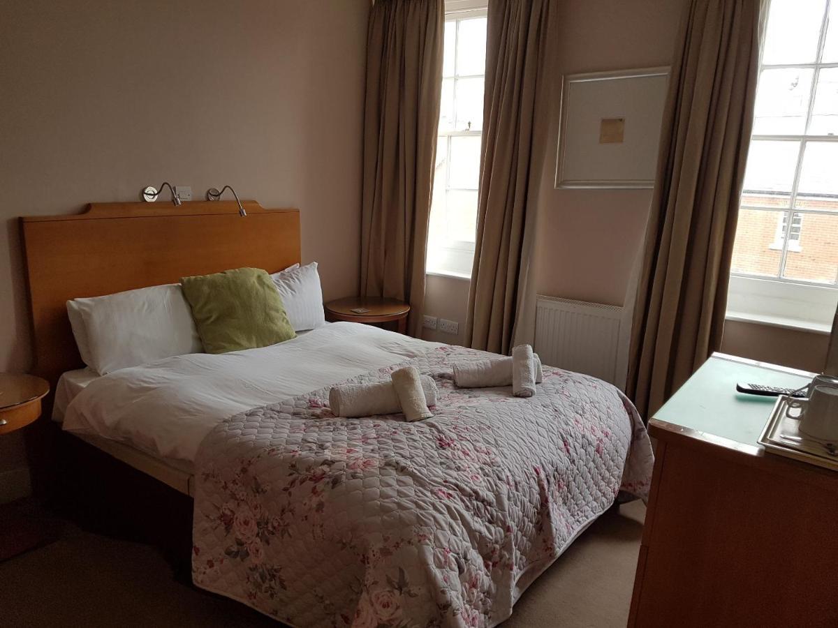 The Antelope At Upavon Hotell Eksteriør bilde