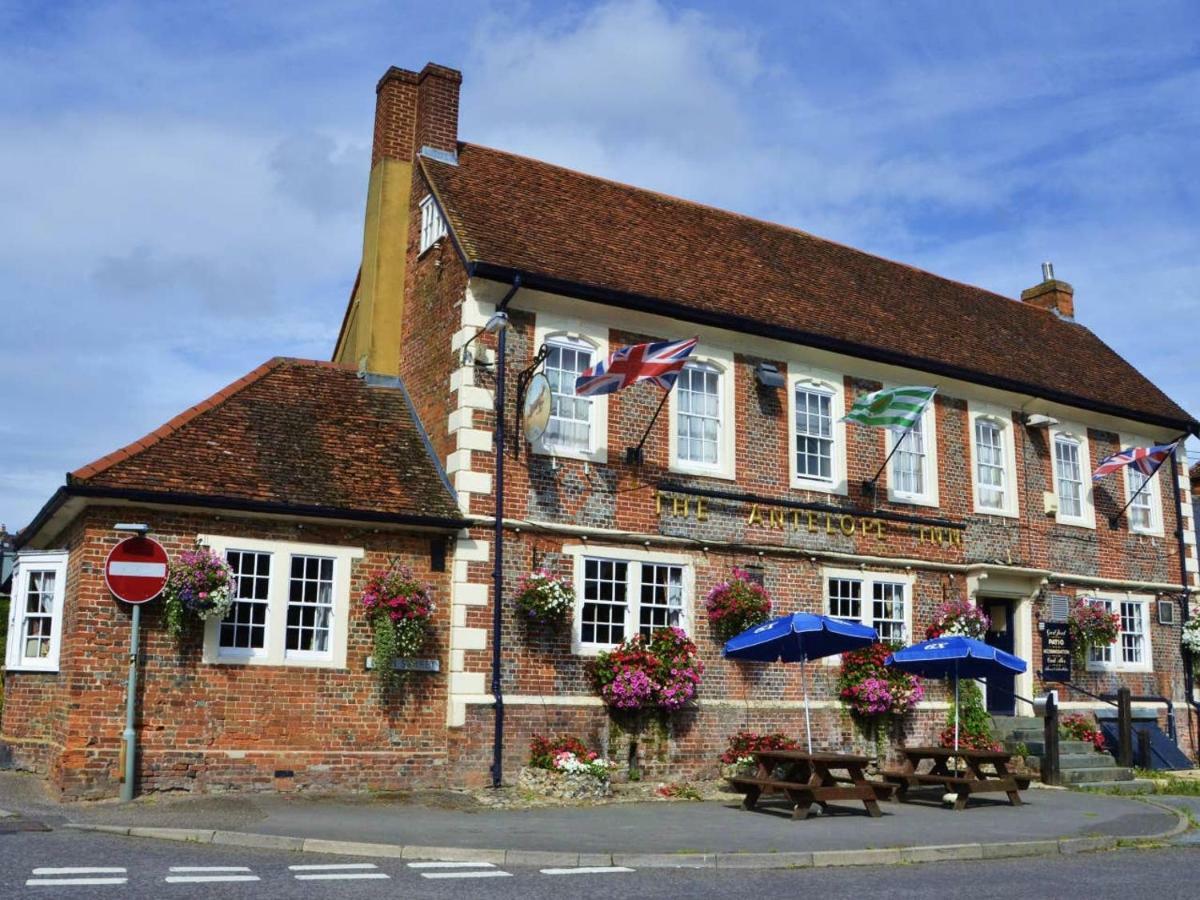 The Antelope At Upavon Hotell Eksteriør bilde